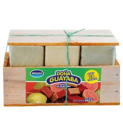 DOÑA GUAYABA EN HOJA